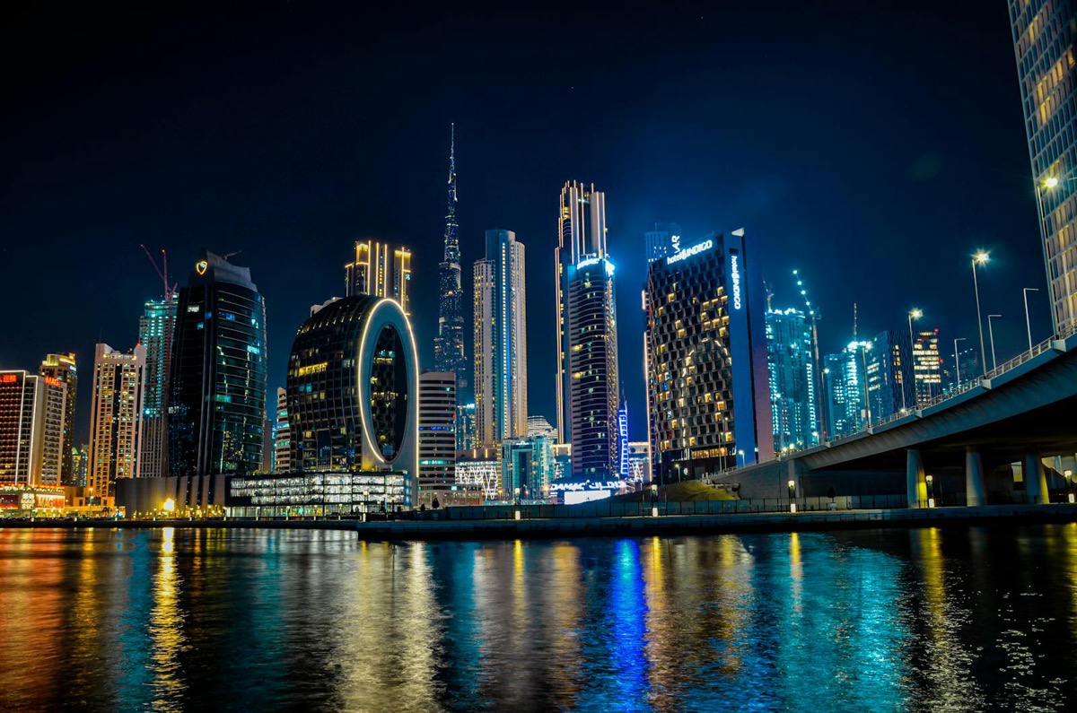 Container ship at Jebel Ali port Dubai - shipping from Dubai to Kenya